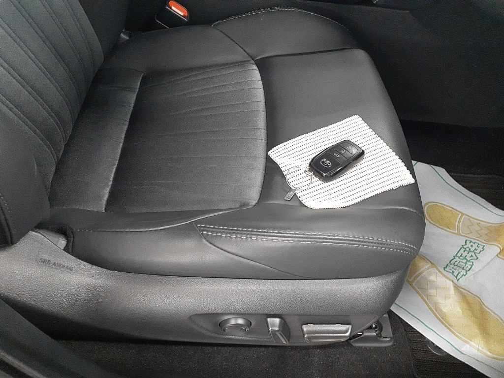 2023 Toyota Harrier G auction photo 10
