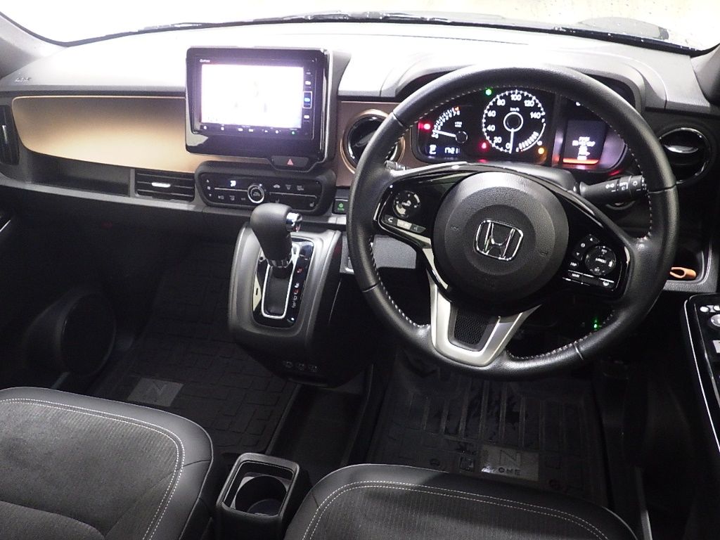 2021 Honda N-ONE 4WD プレミアム auction photo 3
