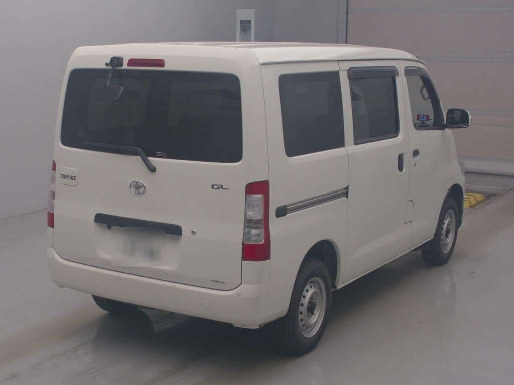 2022 Toyota TownAce Van GL auction photo 2