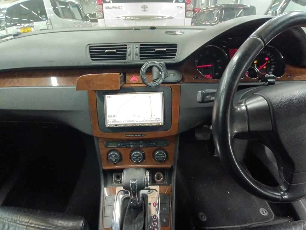 2006 Volkswagen VW パサート V6 4Motion 4WD auction photo 11