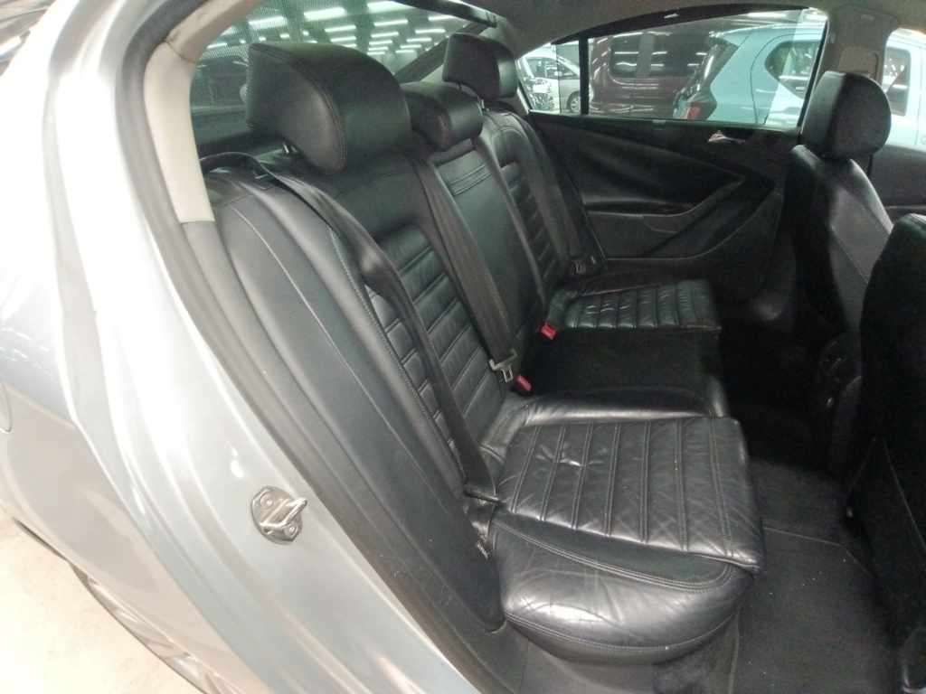 2006 Volkswagen VW パサート V6 4Motion 4WD auction photo 12