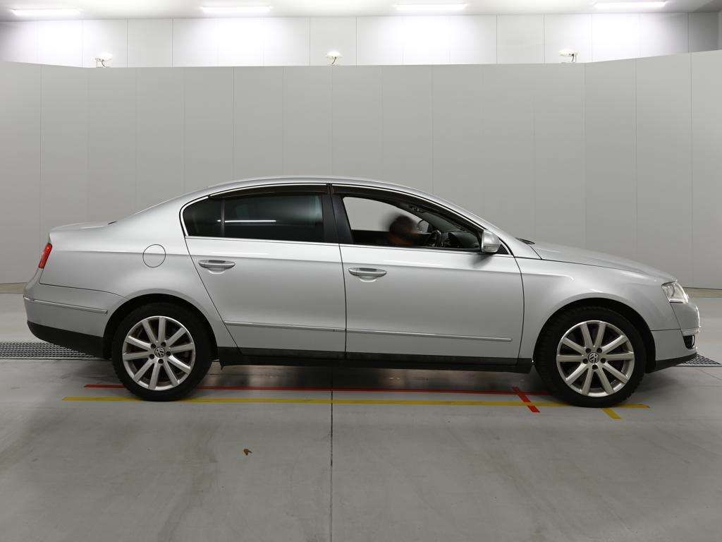2006 Volkswagen VW パサート V6 4Motion 4WD auction photo 3