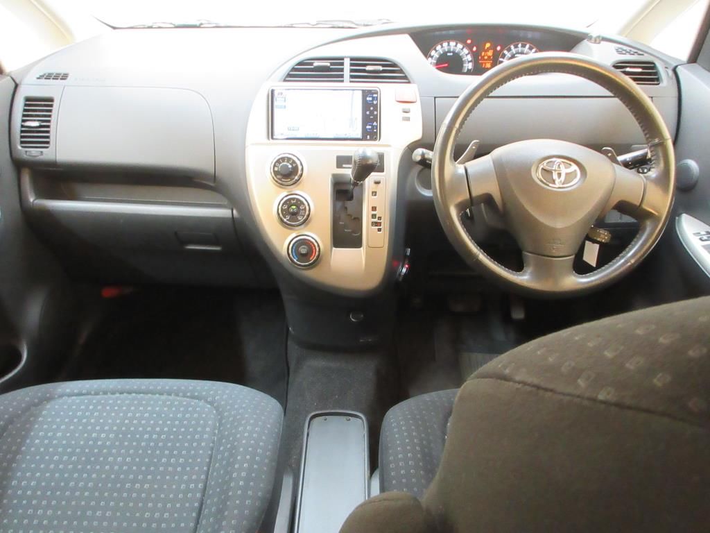 2010 Toyota Ractis G HID Selection auction photo 3