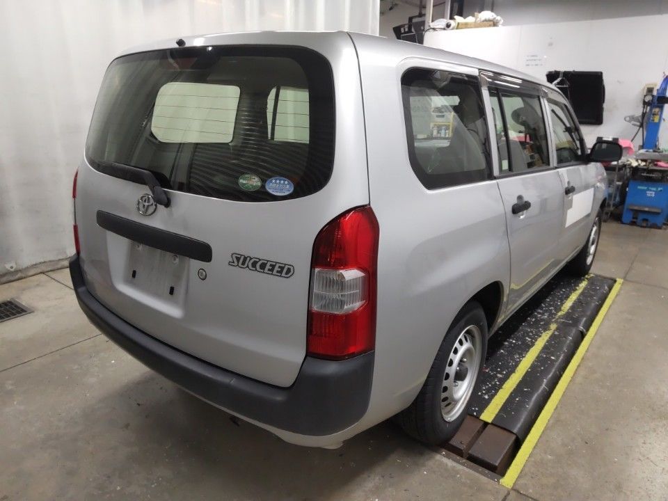 2016 Toyota Succeed auction photo 2