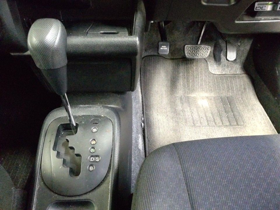2016 Toyota Succeed auction photo 12