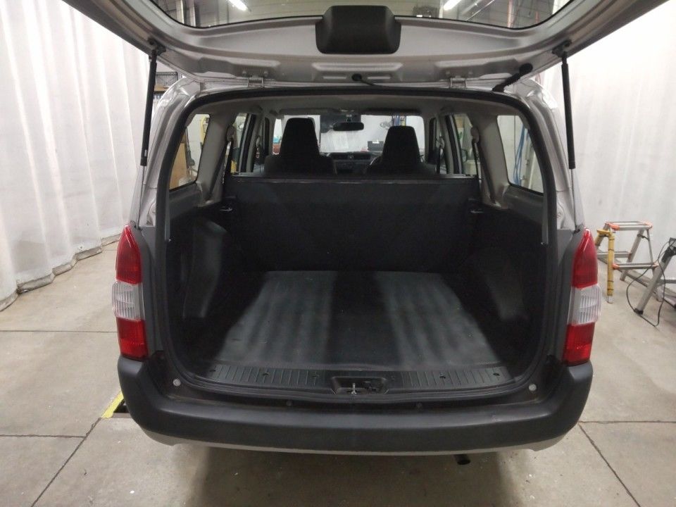 2016 Toyota Succeed auction photo 8