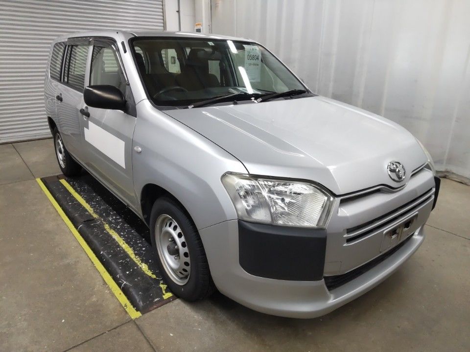 2016 Toyota Succeed auction photo 4