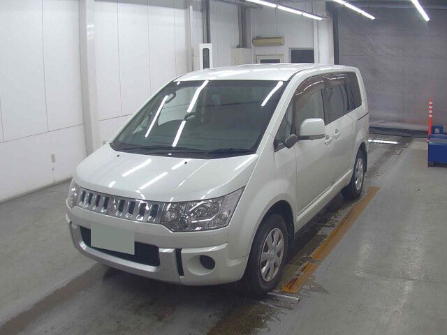 2017 Mitsubishi Delica D:5 M auction photo 4