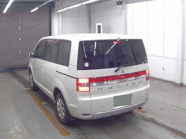 2017 Mitsubishi Delica D:5 M auction photo 2