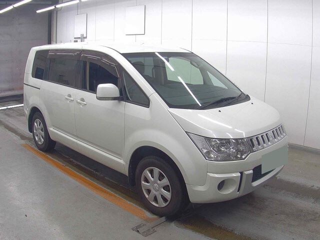 2017 Mitsubishi Delica D:5 M Japan auction vehicle