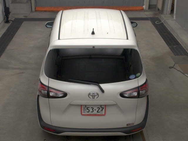 2021 Toyota Sienta auction photo 7
