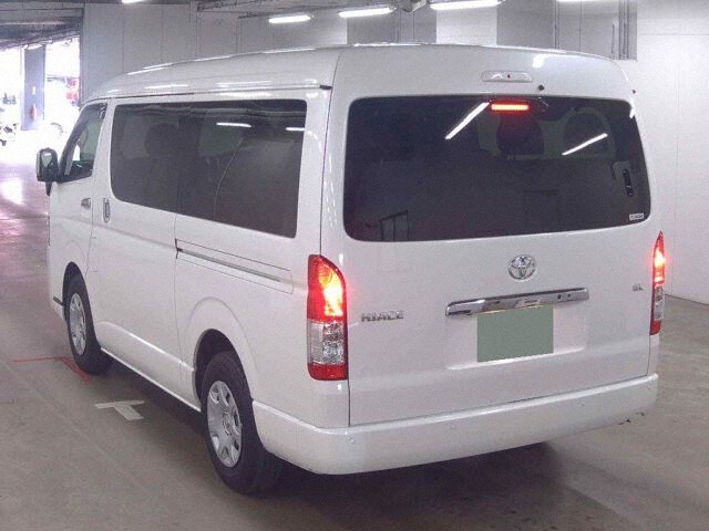 2024 Toyota Hiace GL auction photo 2