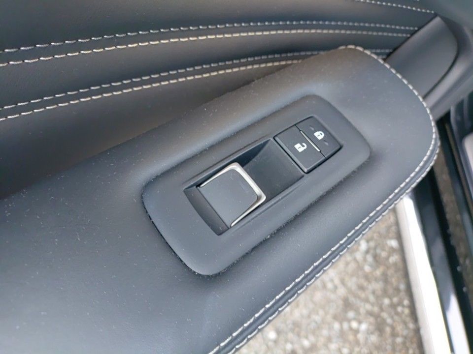 2021 Lexus LS auction photo 13