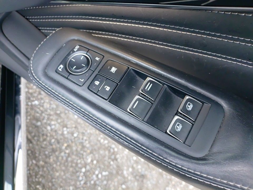 2021 Lexus LS auction photo 14