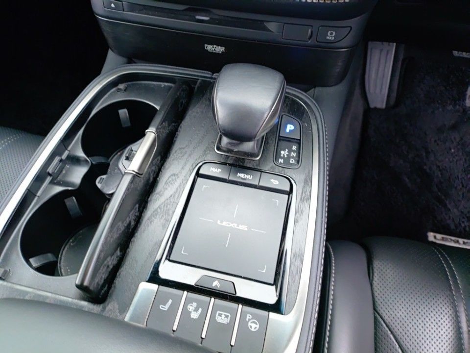 2021 Lexus LS auction photo 12