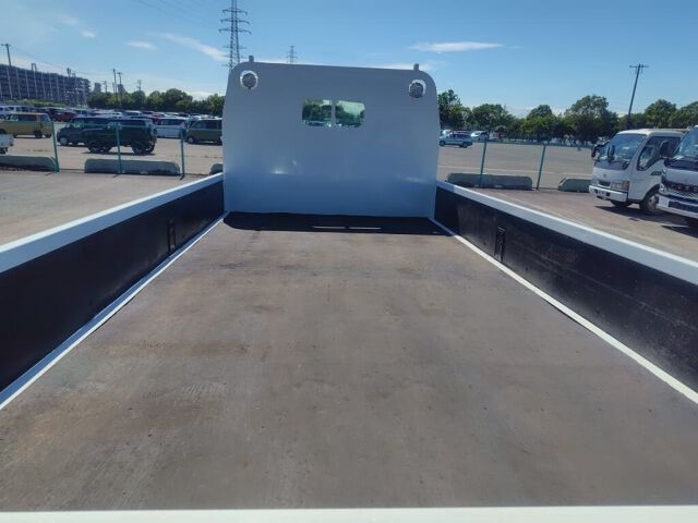 2019 Isuzu Elf auction photo 3