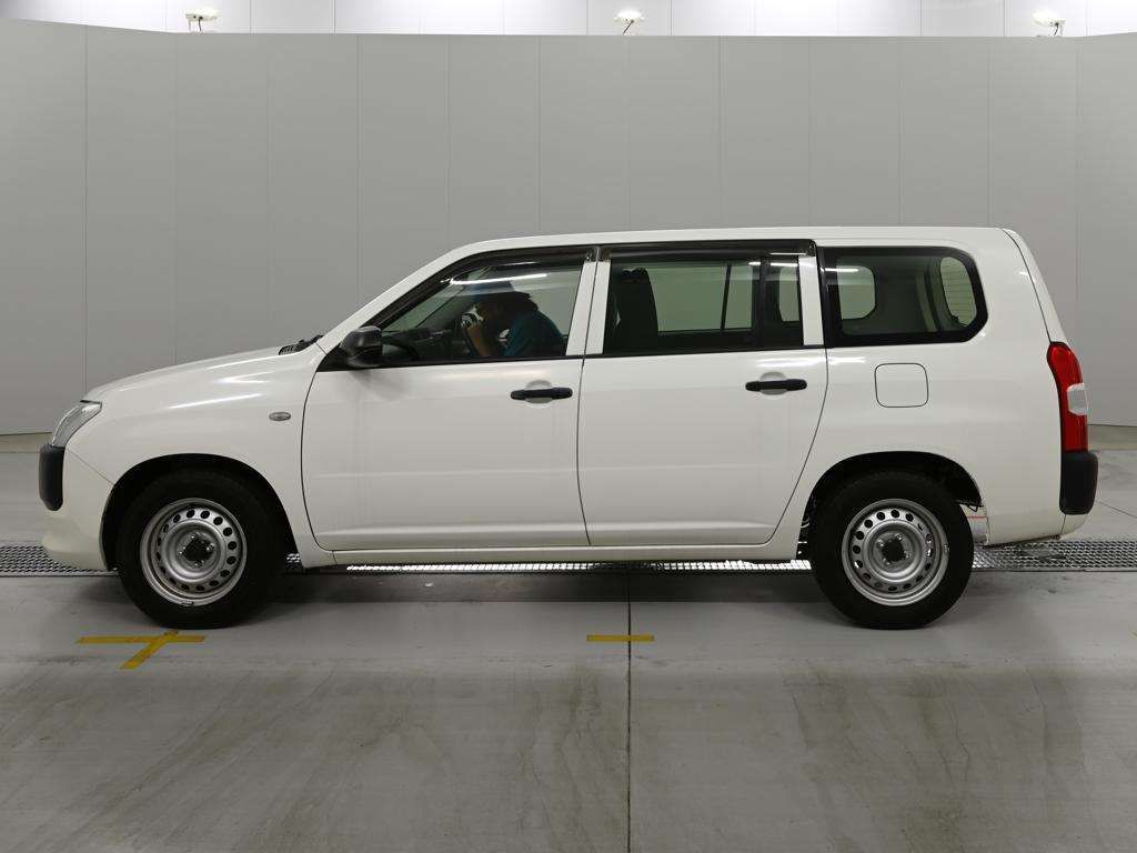 2021 Toyota Probox DX Comfort auction photo 4