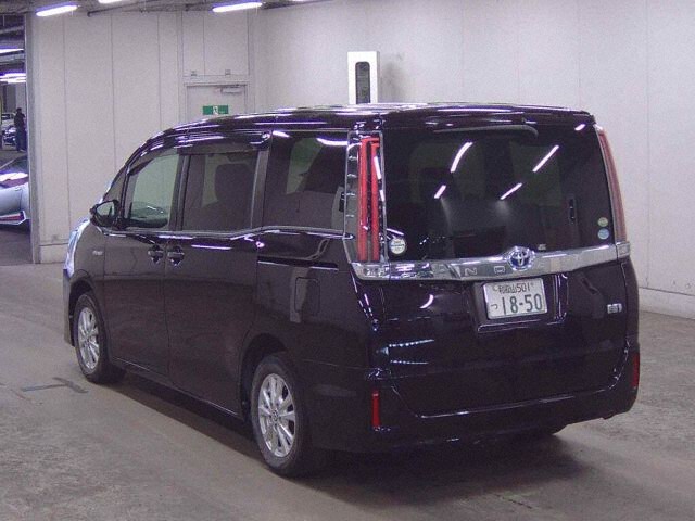 2017 Toyota Noah HV G auction photo 2