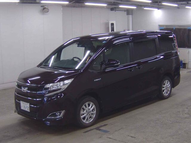 2017 Toyota Noah HV G auction photo 4