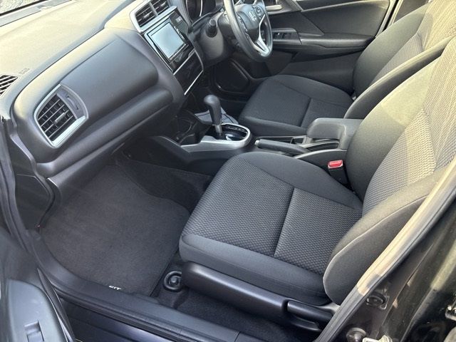 2017 Honda Fit 13G Lホンダセンシング auction photo 9