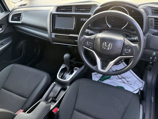 2017 Honda Fit 13G Lホンダセンシング auction photo 4