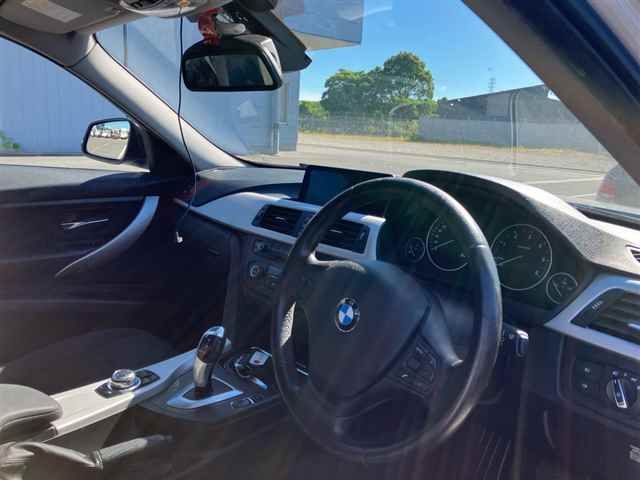 2013 BMW BMW3シリーズ 320d auction photo 3