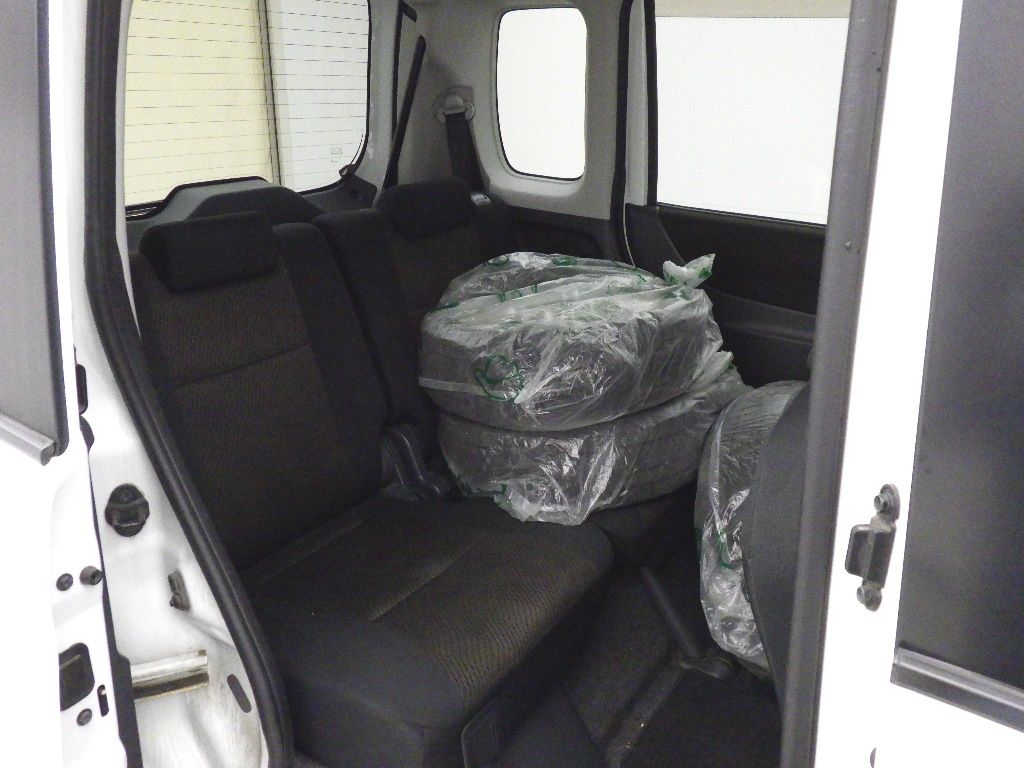 2010 Nissan Roox 4WD ハイウェイスター auction photo 7