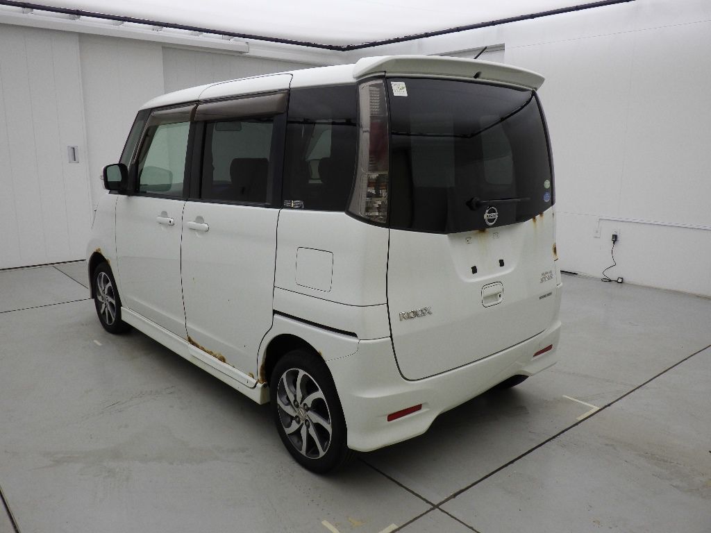 2010 Nissan Roox 4WD ハイウェイスター auction photo 5