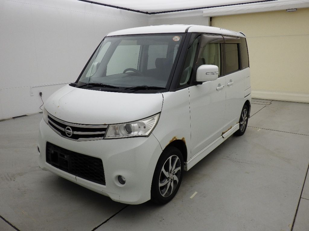 2010 Nissan Roox 4WD ハイウェイスター auction photo 4