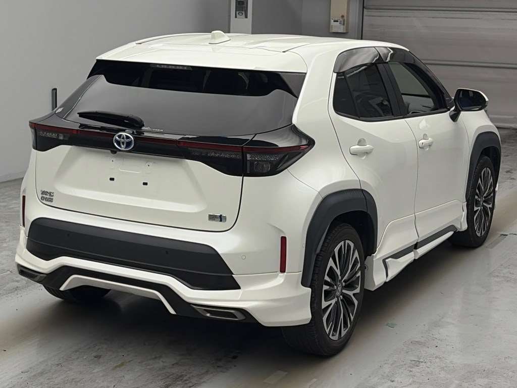 2022 Toyota Yaris Cross Hybrid Z auction photo 2