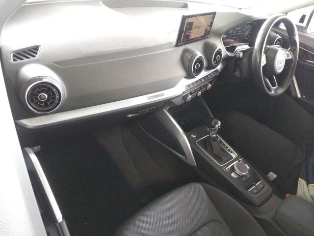 2017 Audi Q2 1.0TFSIスポーツ auction photo 3
