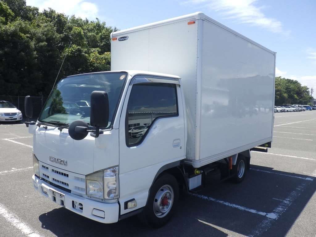 2011 Isuzu Elf Panel van Japan auction vehicle