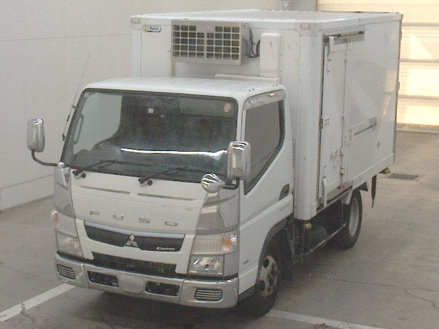 Japan Auction Vehicles 10 2017 Mitsubishi Fuso Canter Refrigerated and frozen trucks auction photo