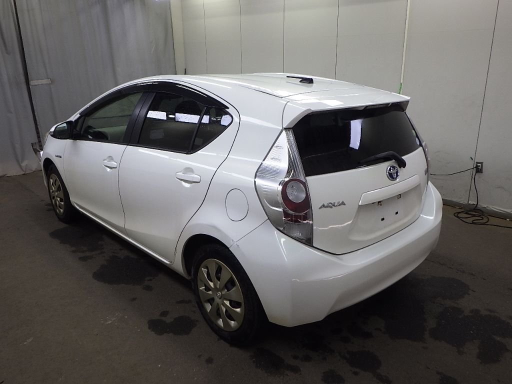 2014 Toyota Aqua S auction photo 5