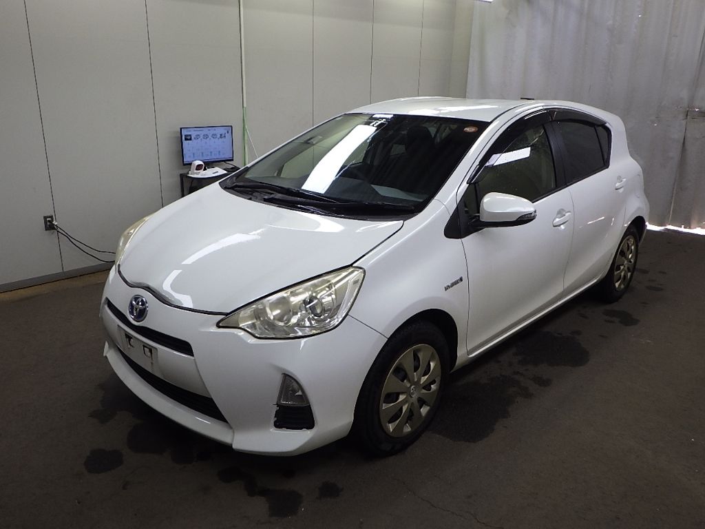 2014 Toyota Aqua S auction photo 4