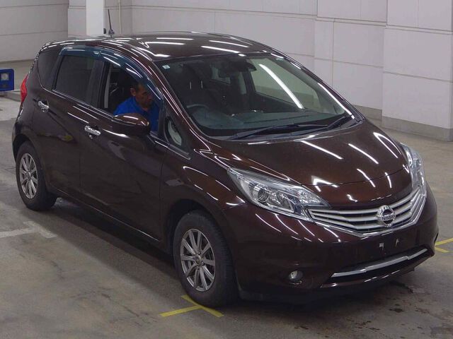 Japan Auction Vehicles 8 2015 Nissan Note メダリスト FOUR 4WD auction photo
