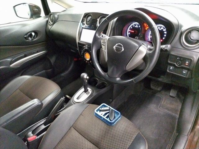 2015 Nissan Note メダリスト FOUR 4WD auction photo 3