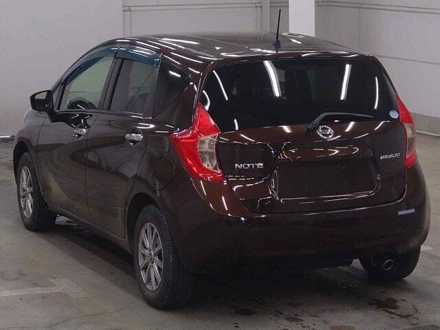 2015 Nissan Note メダリスト FOUR 4WD auction photo 2