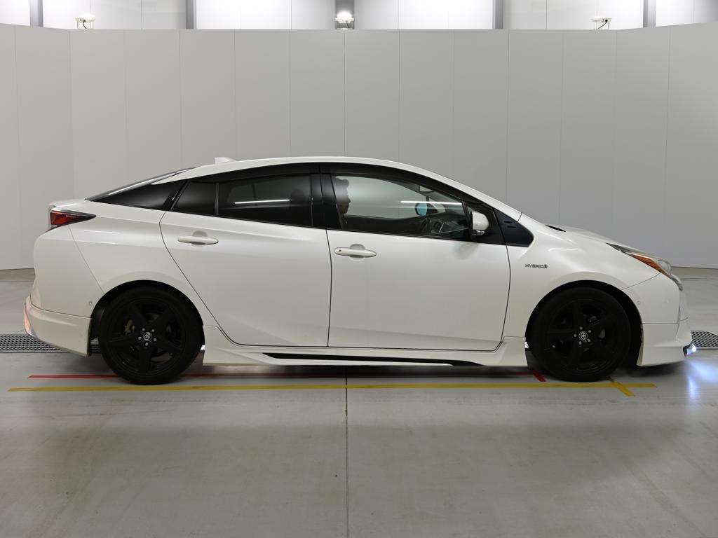 2016 Toyota Prius A Premium Touring Selection auction photo 3