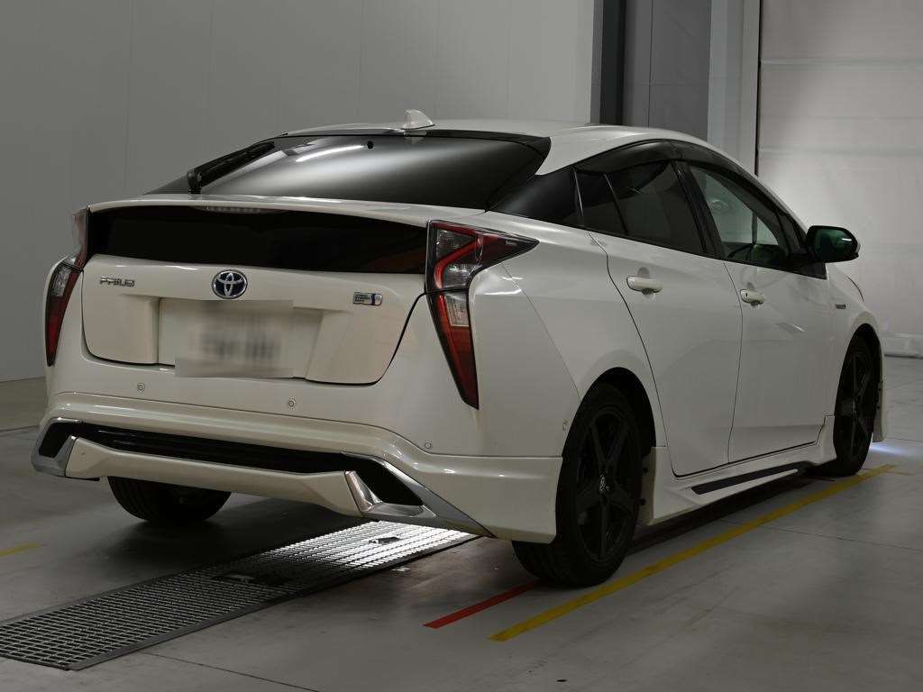 2016 Toyota Prius A Premium Touring Selection auction photo 2