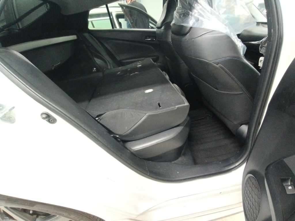 2016 Toyota Prius A Premium Touring Selection auction photo 12