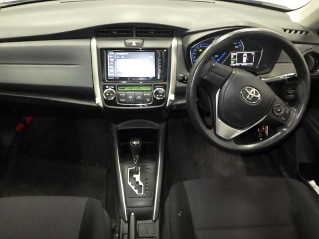 2013 Toyota Corolla Fielder ハイブリッド auction photo 3