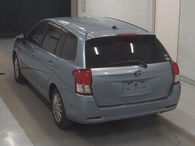 2013 Toyota Corolla Fielder ハイブリッド auction photo 2
