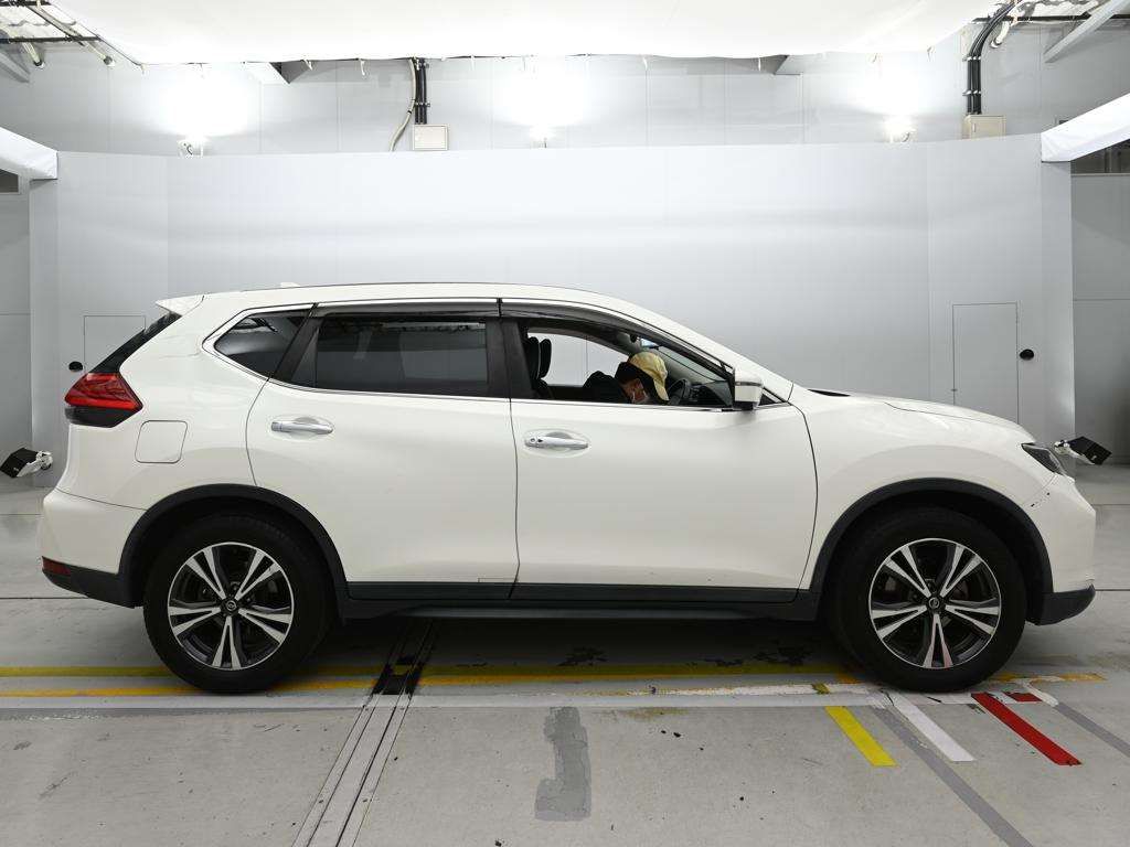 2018 Nissan X-Trail 20Xi auction photo 3