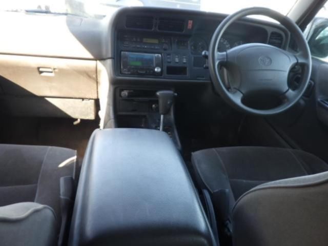 1997 Toyota Hiace リビングサルーンEX D-TB auction photo 3