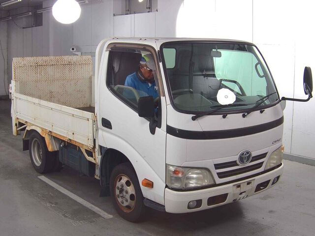 Japan Auction Vehicles 8 2012 Toyota Dyna auction photo