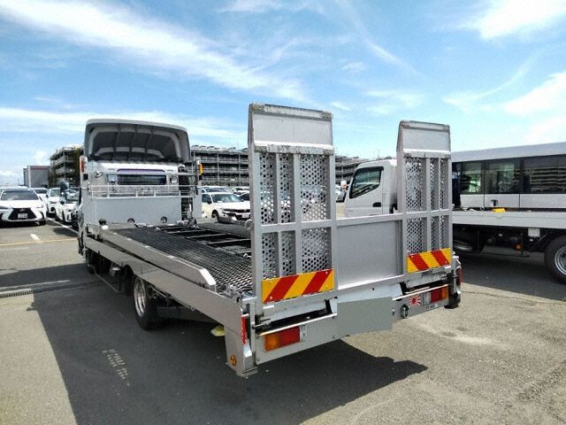 2019 Hino Dutro セキサイ auction photo 2