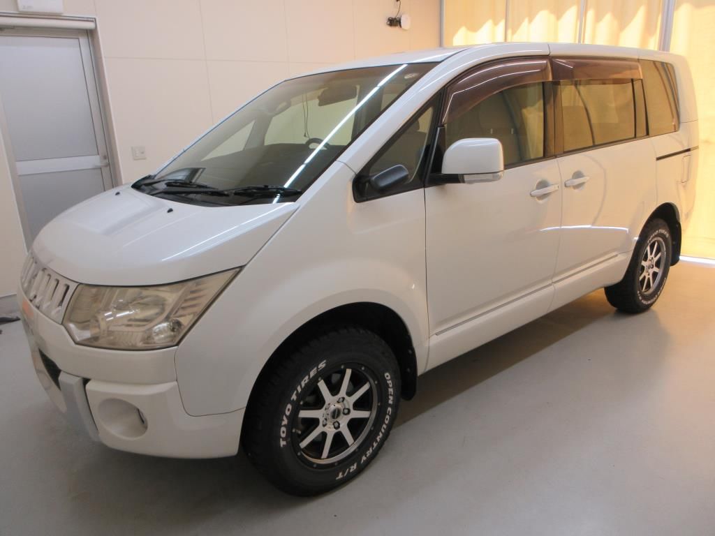 2007 Mitsubishi Delica D:5 4WD Gパワーパッケージ 8人 auction photo 4