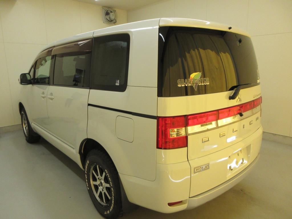 2007 Mitsubishi Delica D:5 4WD Gパワーパッケージ 8人 auction photo 5