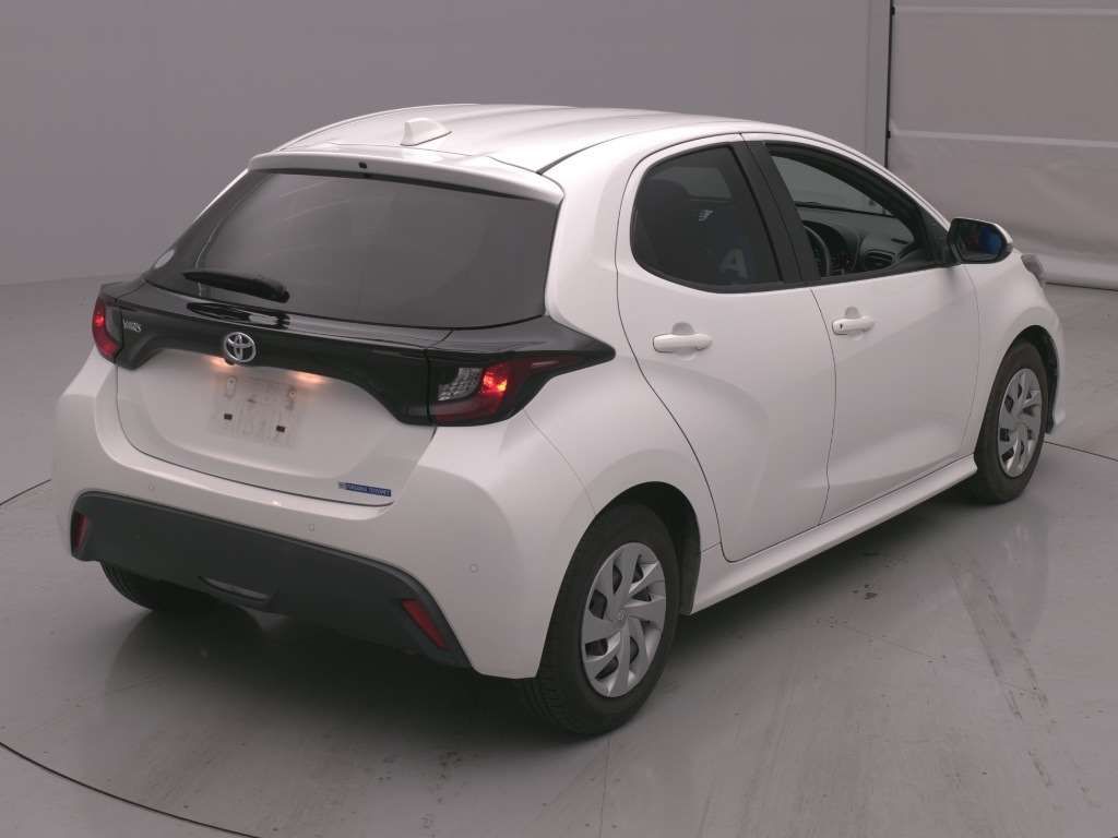 2021 Toyota Yaris X auction photo 2